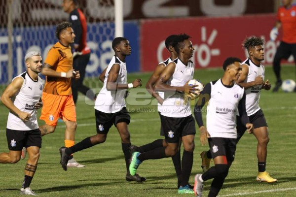 El gesto de Deiby Flores con su hijo y la impotencia de jugadores de Honduras Progreso tras ser humillados por Olimpia