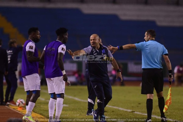 La noche que pintaba como fiesta y terminó en una pesadilla para 'Bolillo' Gómez en su debut con Honduras