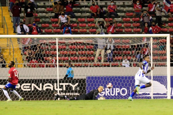 Romell Quioto dejando tendido a Navas, la reacción de Luis Suárez ante la pedida de su salida y la alegría tica