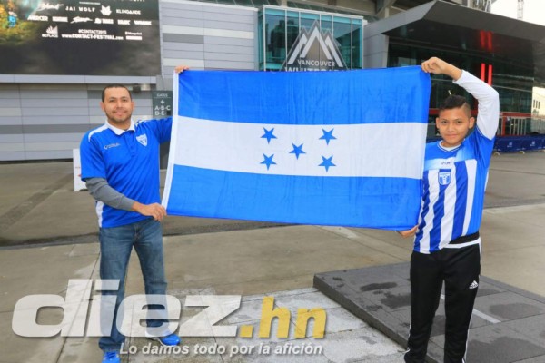Selección catracha recibe el apoyo su afición en Vancouver
