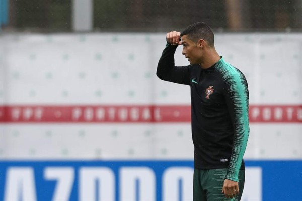 ¿Tristeza? Así fue captado Cristiano Ronaldo en su primer entrenamiento en Rusia