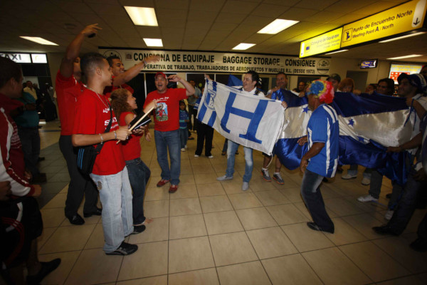 El color en Panamá tras la llegada de Honduras.