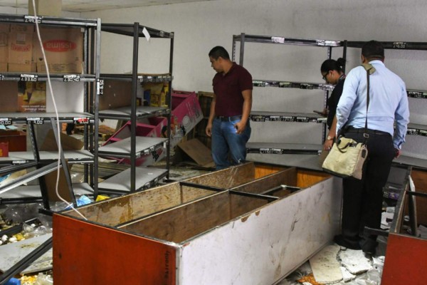 ¡Fuego y calles tomadas! Continúan las protestas en Tegucigalpa y otras ciudades del país