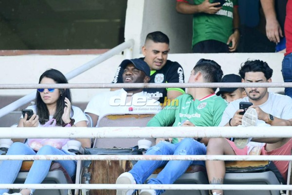 No se vio por TV: Un campeón de Champions League en el Olímpico y la infartante modelo tica