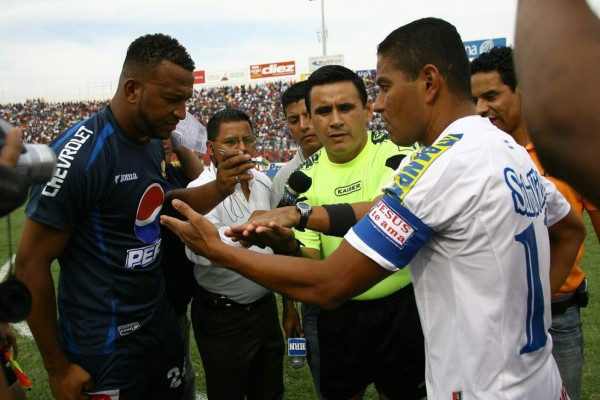 ¡Bronca y Emilio enojado! Las 15 fotos que seguramente no habías visto de los clásicos Motagua-Olimpia