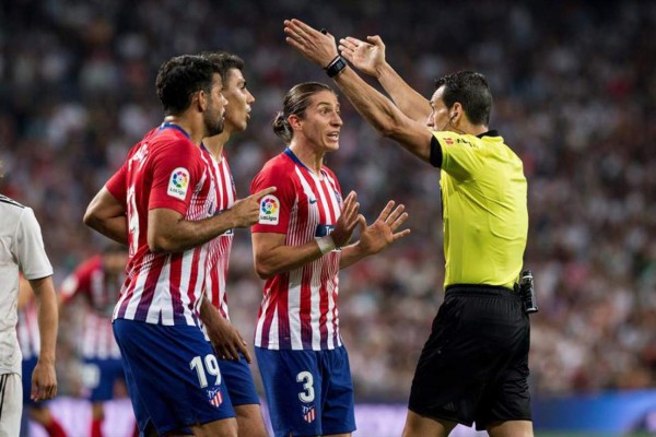 NO VISTE EN TV: Los botines de Griezmann y jugador del Madrid recibe atención tras juego