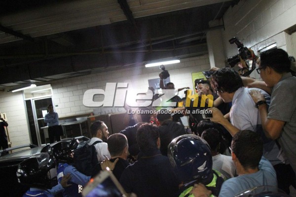 EN FOTOS: Locura desatada en Tegucigalpa con llegada de Ronaldinho