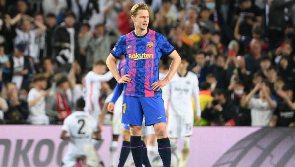 Dos goles de Kostic y uno de Rafael Santos Borré le dieron la victoria al Eintracht en el Camp Nou ante el Barcelona en la Europa League.