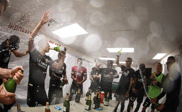 Así celebraron los jugadores de Sacramento el histórico pase a la final de la U.S. Open Cup.