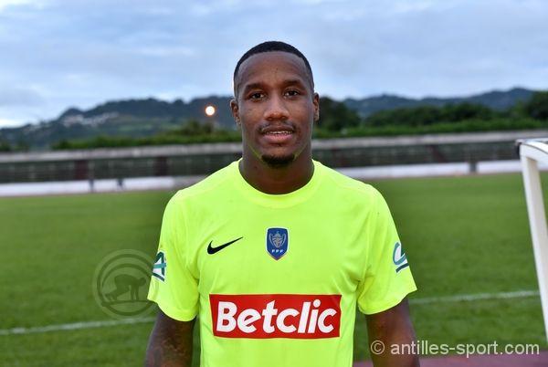 ¿Dónde la transportaban? Futbolista francés y su pareja fueron detenidos en aeropuerto con 100 kilos de cocaína