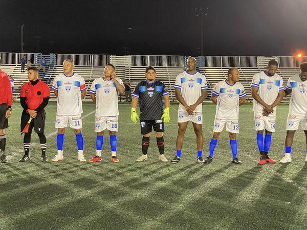 David Suazo sorprende junto a otras estrellas y nuevamente se pone la camisa de Honduras frente a las leyendas de México