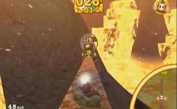 La mayoría de los desafíos de Super Monkey Ball 2 consisten en no caer de los angostísimos caminos.