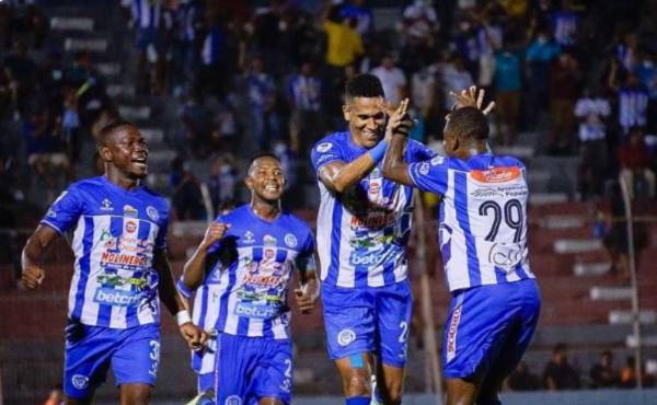 Yaudel Lahera celebrando uno de sus goles con el Victoria en la Primera División de Honduras. Foto: Cortesía CD Victoria