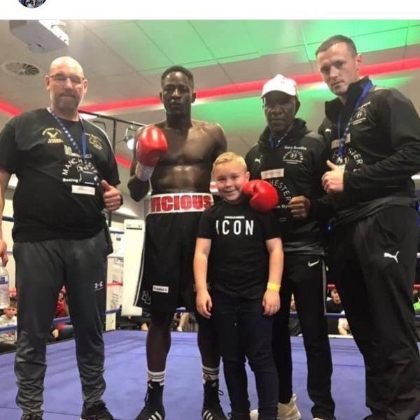 El boxeador británico que murió en su pelea debut como profesional: un nocaut acabó con su vida en cuestión de segundos