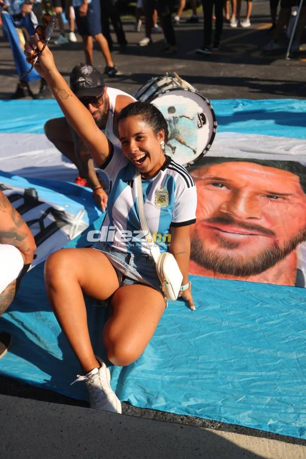 La carnita asada de los catrachos, el Lamborghini y la tremenda manta a Maradona: Ambientazo previo al Honduras vs Argentina