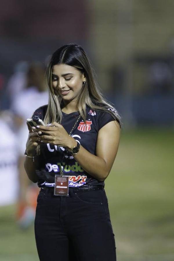 No se vio en TV: La jefa de mercadeo del Vida deslumbra, el festejo de los cocoteros y belleza en los estadios