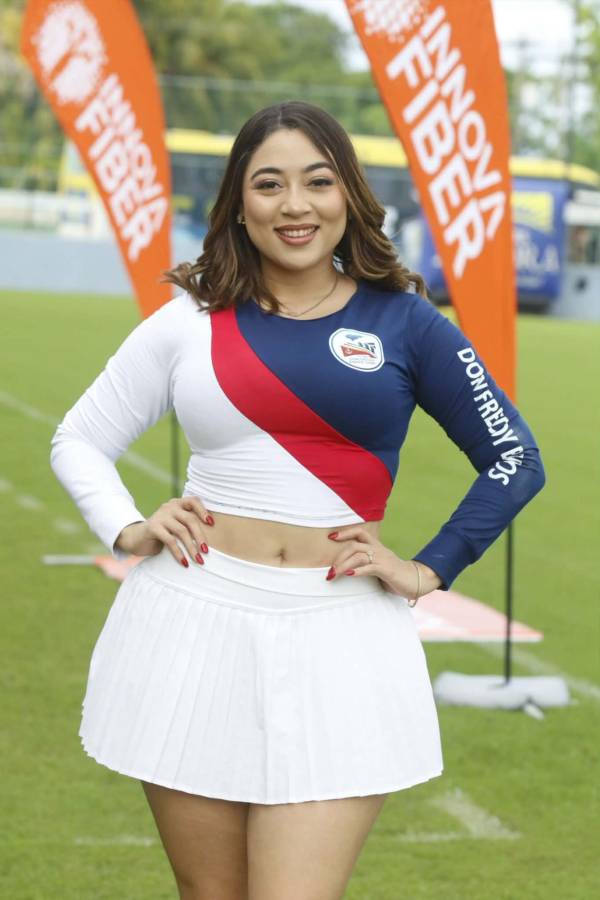 Las dos chicas que eclipsaron en el Excélsior y lo que ingresaron los árbitros al estadio sin ser vistos por la afición