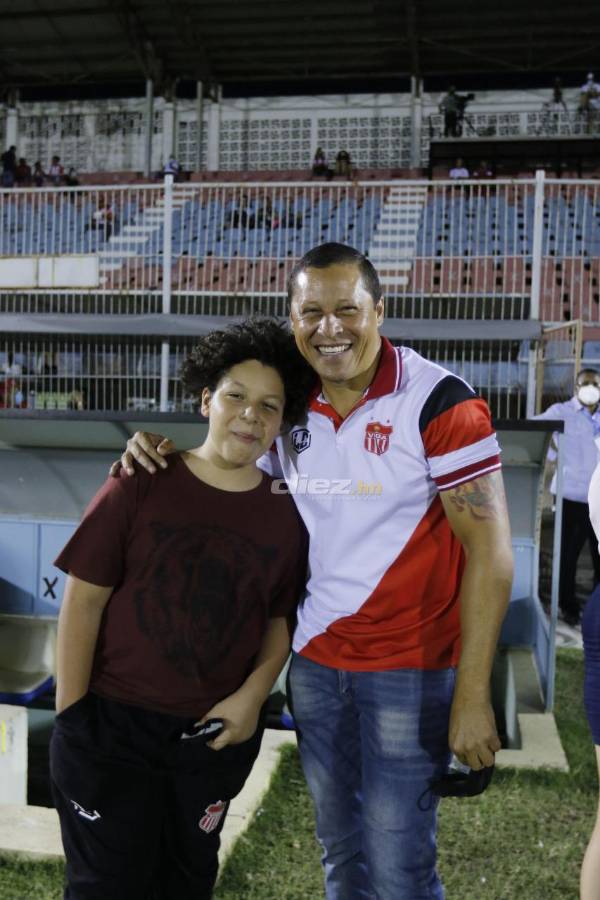 NO SE VIO EN TV: El fantasma en el Morazán, detallazo a jugadores del Vida y expulsión del Buba López