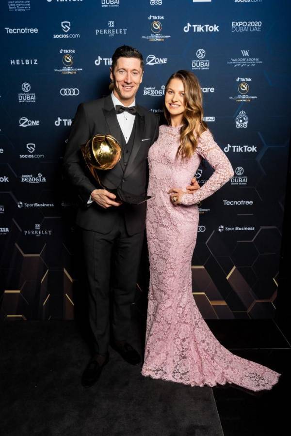 Alexia Putellas enamora en Dubái: así fue la entrega de los premios Globe Soccer Awards y Ronaldinho no pudo faltar