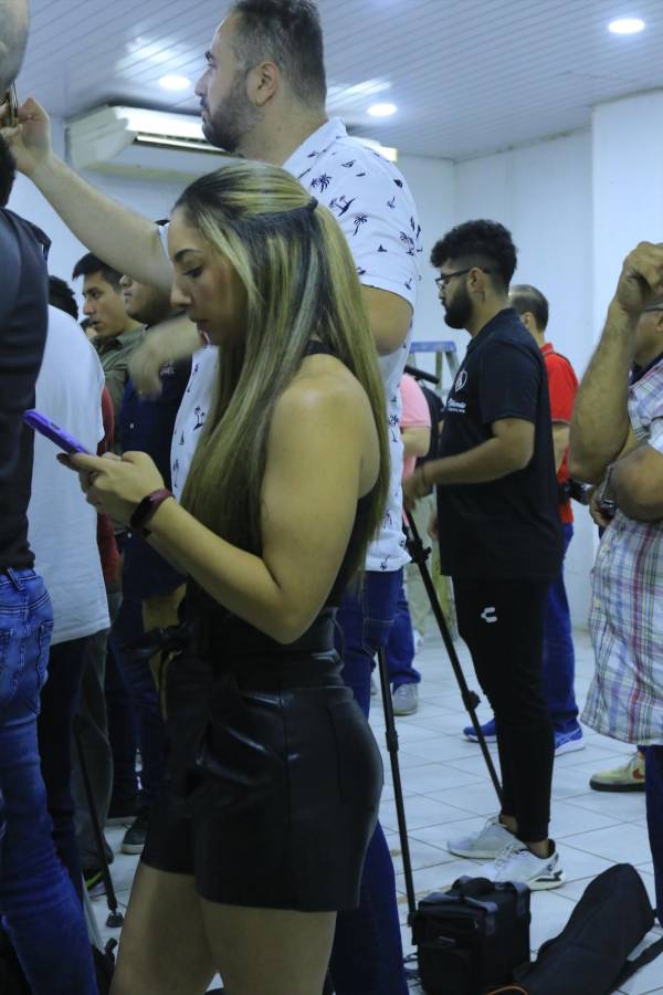 Prensa mexicana y bellas periodistas se apoderan del Olímpico: Atlas, muy sonriente pensando en Olimpia