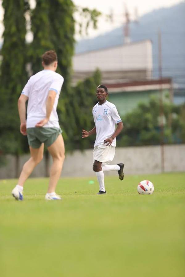 Supremo sorprende con su anuncio, el 'infiltrado' en el entrenamiento y los tiktokers que regresan ante Brasil