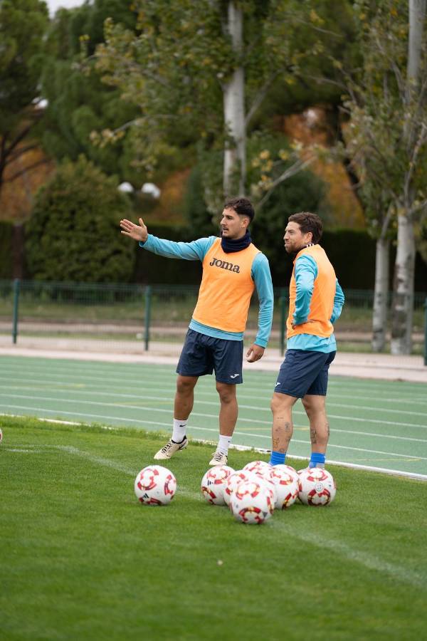 Fue campeón del mundo junto a Messi en Qatar 2022 y reaparece con equipo de tercera división