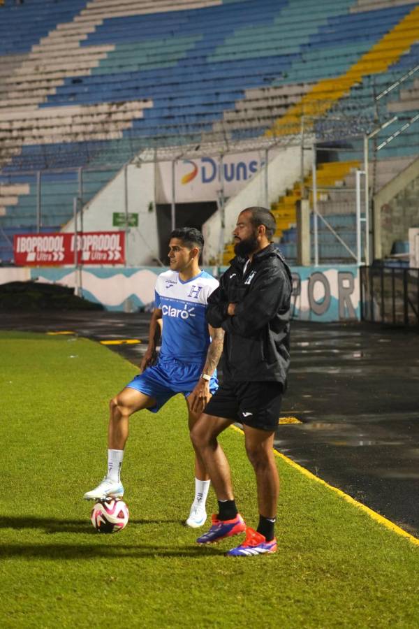 Selección de Honduras recibe visita de lujo previo al partido ante Jamaica por la Liga de Naciones de la Concacaf