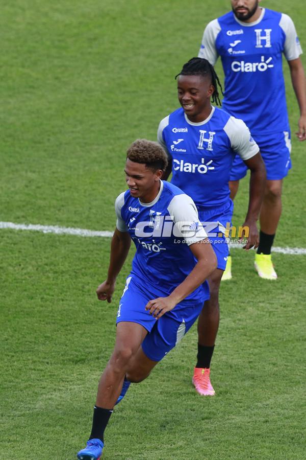 ¡La charla del Bolillo y buen ambiente! Las imágenes del primer entreno de Honduras de cara al amistoso con Colombia