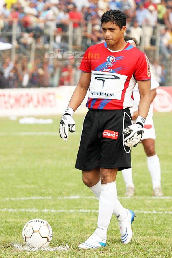 Fotos inéditas del clásico Motagua-Olimpia: Agarrones de pelo, Noel penaleando y camisas rotas