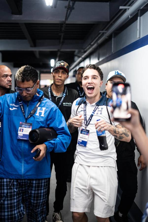 La pelea de Supremo, Joao deslumbra con baile sexy y el flow de tiktoker previo al Honduras-Nicaragua en Managua