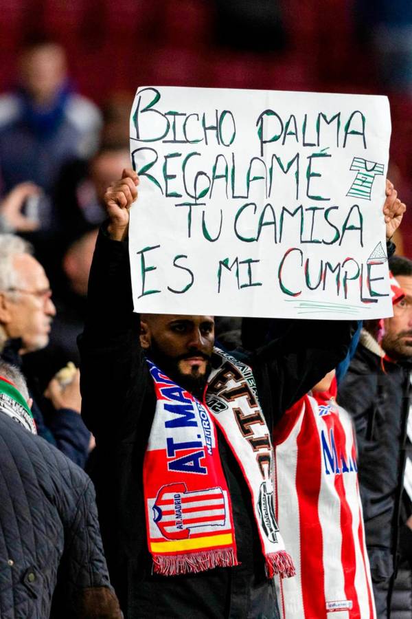 FOTOS: La tristeza de Luis Palma, Honduras presente y la petición de aficionado en el Atlético - Celtic