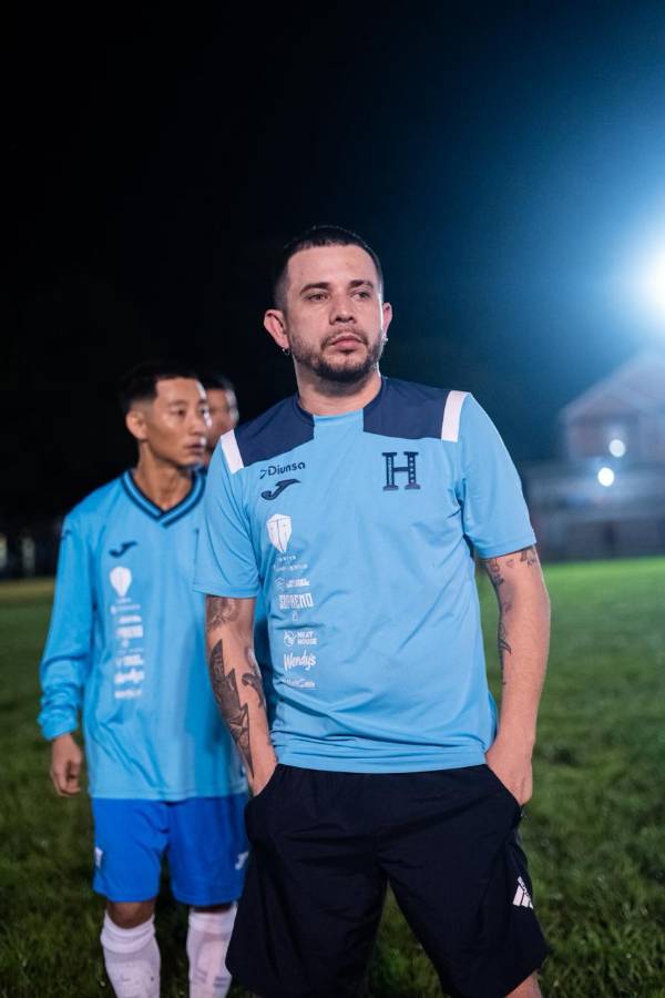 Supremo aparece de rodillas en el Municipal Ceibeño y Shin Fujiyama sorprende: concentración de los tiktokers de Honduras