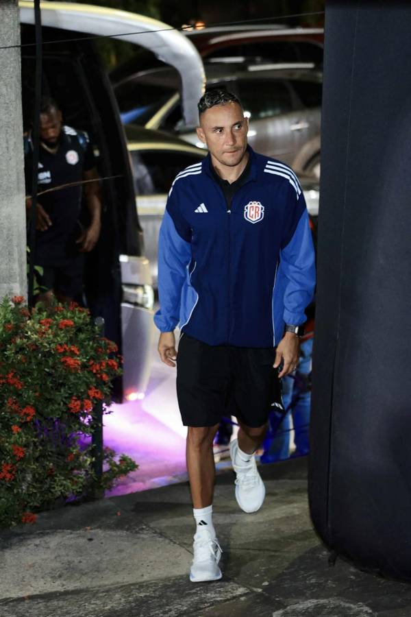 ¿Y Celso Borges? Keylor Navas, el más solicitado y Piojo aceptó selfie, bromas con periodista, así fue la llegada de Costa Rica a Honduras