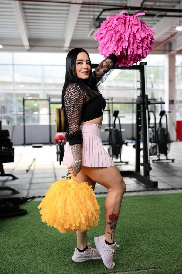 ¡Derroche de hermosura! Así se preparan las bellas pomponeras para el partido de tiktokers entre Honduras y El Salvador