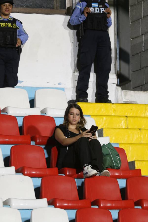 La preciosa chelita sola en el Nacional, las hermosuras motagüenses y las tajaditas son infaltables en la previa del Motagua vs Cartaginés