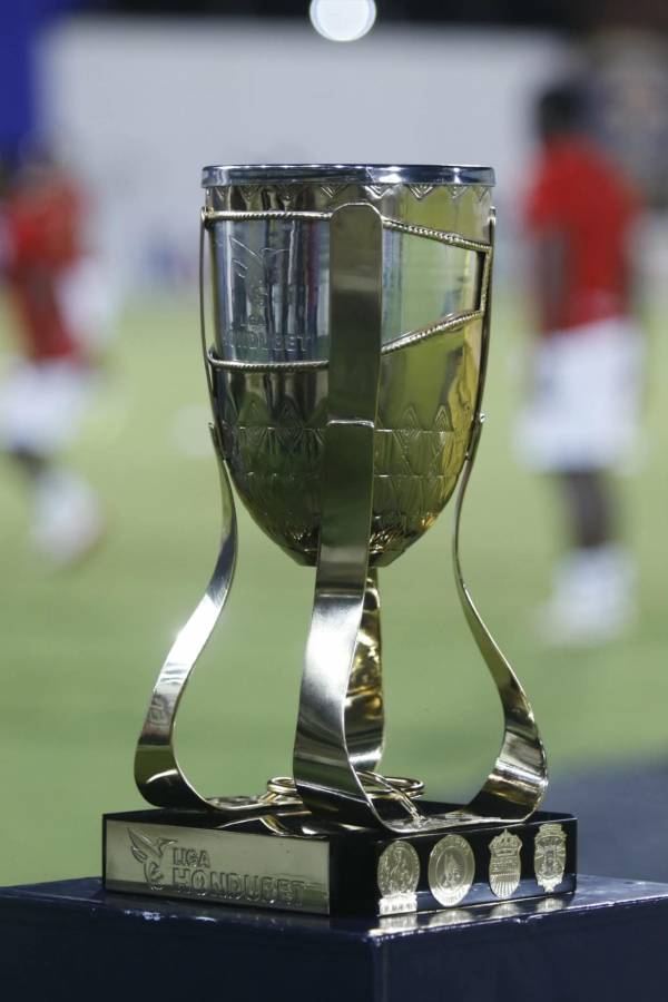 El 'enchachado', la bella princesa, Santa Claus cumpliendo los deseos y el legionario que no juega desde 2023 llega al Morazán