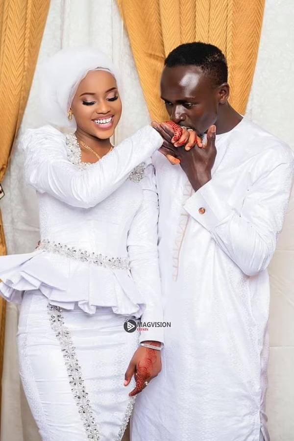 Sadio Mané se casó y esta es la increíble edad que tiene su esposa: es la pareja “de toda la vida”