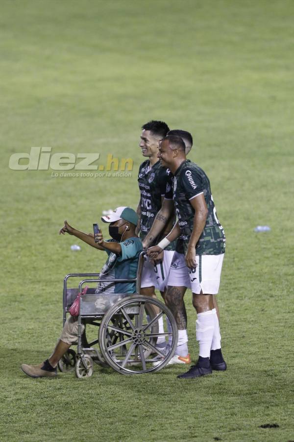 Fotos: la ‘más deseada’ en el Olímpico y el bonito mensaje de los jugadores de Marathón tras pasarle por encima al Victoria