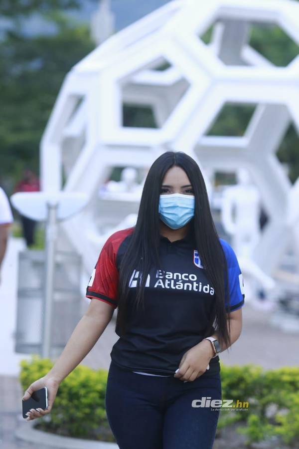 Seguridad, fiesta y mucho amor: así se vive en las afueras del Morazán previo a la final Real España-Olimpia