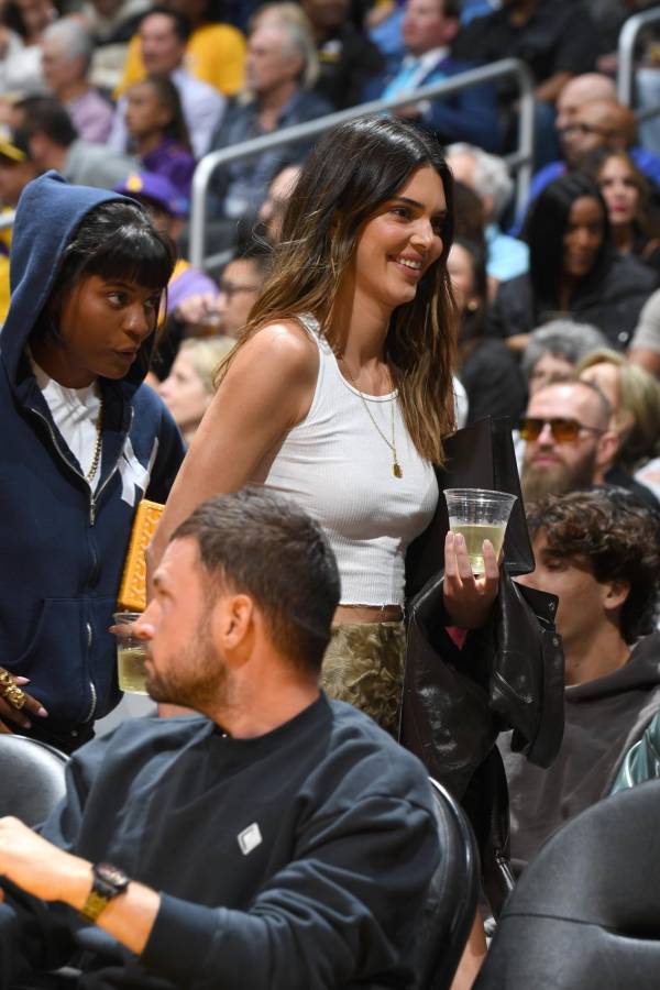 No se vio en TV: Lewis Hamilton, Bad Bunny en cita con Kendall Jenner y los mejores momentos del partido de Lakers ante los Warriors