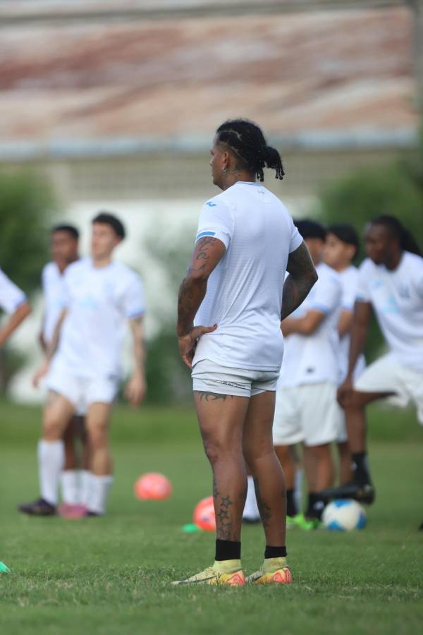 Brayan La Playa es baja y exfutbolista lo sustituirá en la 'H' tiktokera, loco look y el que probó el césped del Olímpico