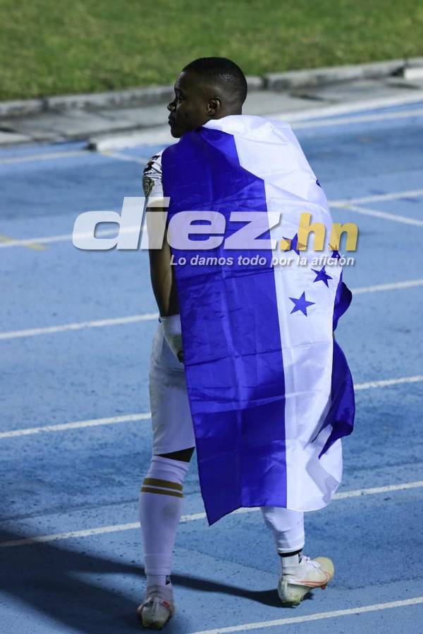 Caras largas y bronca en Motagua, el festejo de Comunicaciones y Júnior Lacayo con la bandera de Honduras