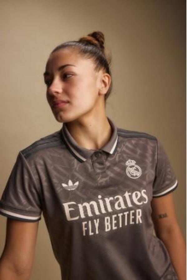 Lo presenta con Mbappé y una leyenda: Así es el tercer uniforme del Real Madrid para la temporada 2024-25