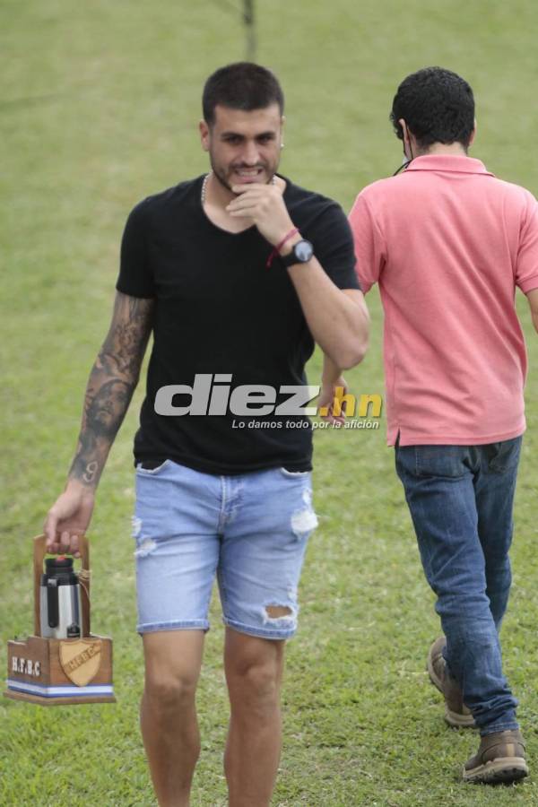 ¿A quién ‘espiaba’ Héctor Vargas? Derroche de bellezas, pasillo a Motagua, el abrazo de Obando con su hijo y tremendo ambiente en Olancho