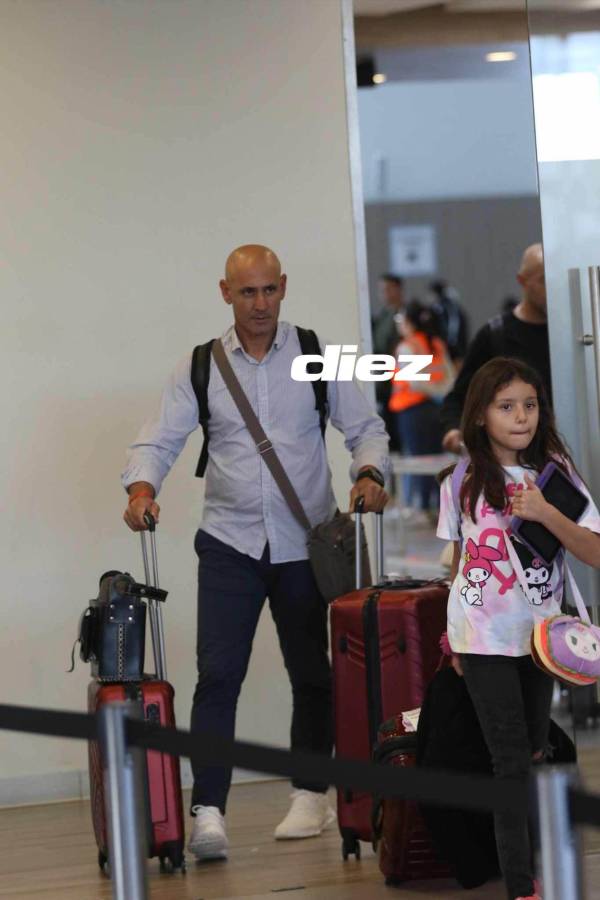 ¿Qué significa el amuleto en su mano?: así fue la llegada de Eduardo Espinel, nuevo técnico de Olimpia