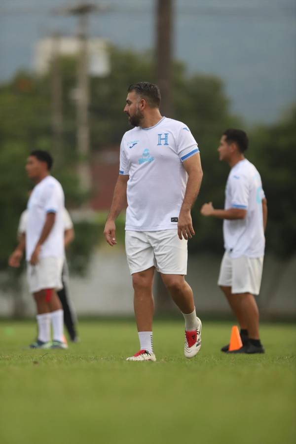 Supremo sorprende con su anuncio, el 'infiltrado' en el entrenamiento y los tiktokers que regresan ante Brasil
