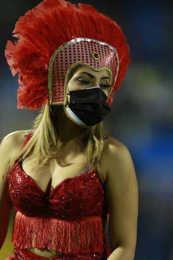 Tremendo show de entretiempo y duelo de bellezas: lo que dejó la final de Real España ante Olimpia en el Morazán