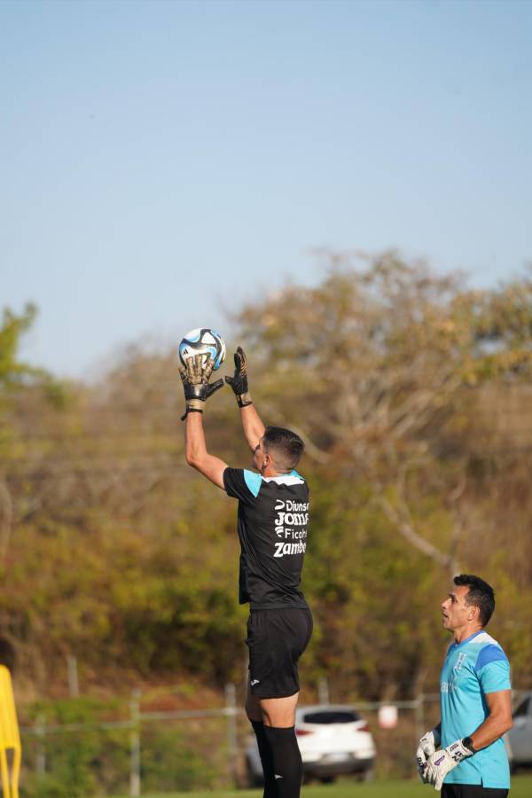 Así fue el segundo día de trabajo de la Selección de Honduras: El jugador que se incorporó y entrenaron a puerta cerrada