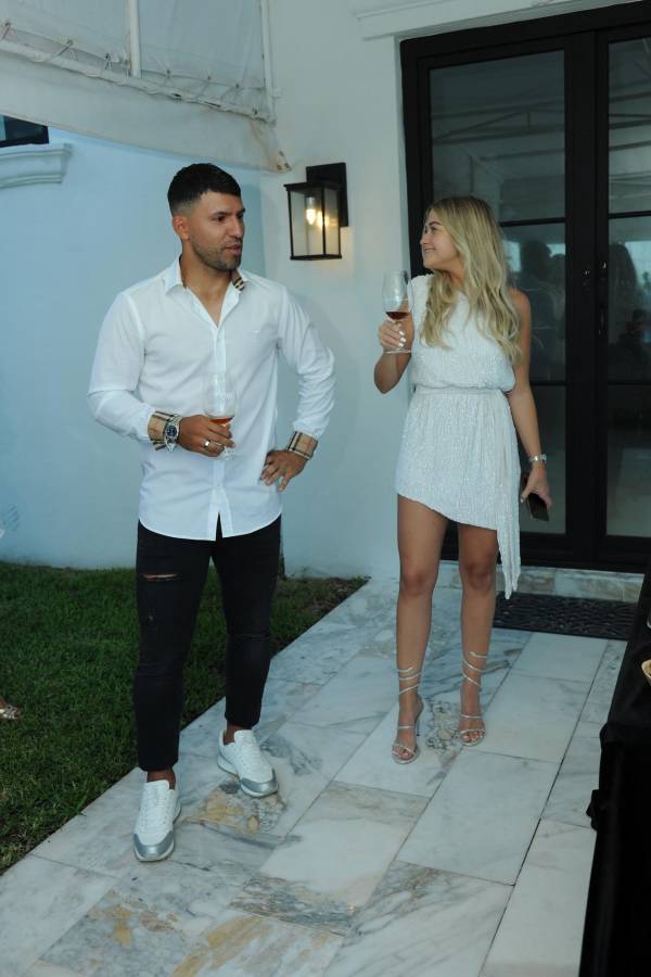 Así celebró el “Kun” Agüero sus 34 años: Se compró una mansión de $15 millones en Miami y su novia deslumbró