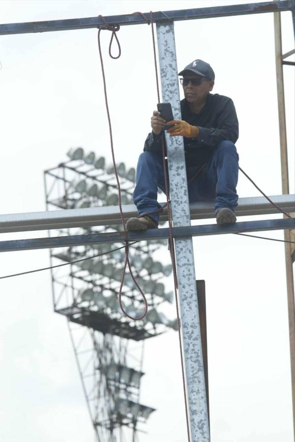 El ambiente que ya se vive en el Morazán por el Honduras-Costa Rica: hermosa aficionada y los ticos se hacen sentir